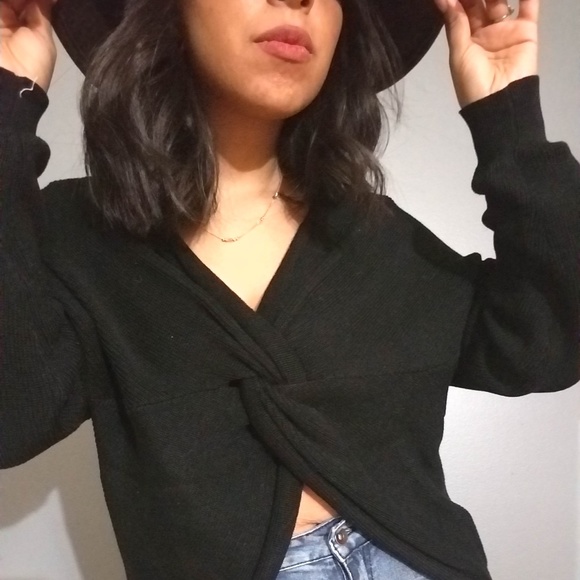 BLACK KNOT FRONT CRISS CROSS BACK SWEATER - Picture 6 of 6